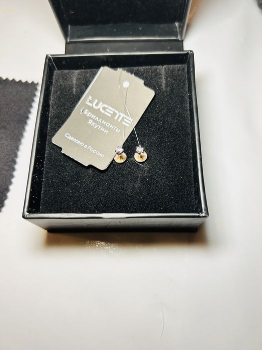 Продам пуссеты с бриллиантом.