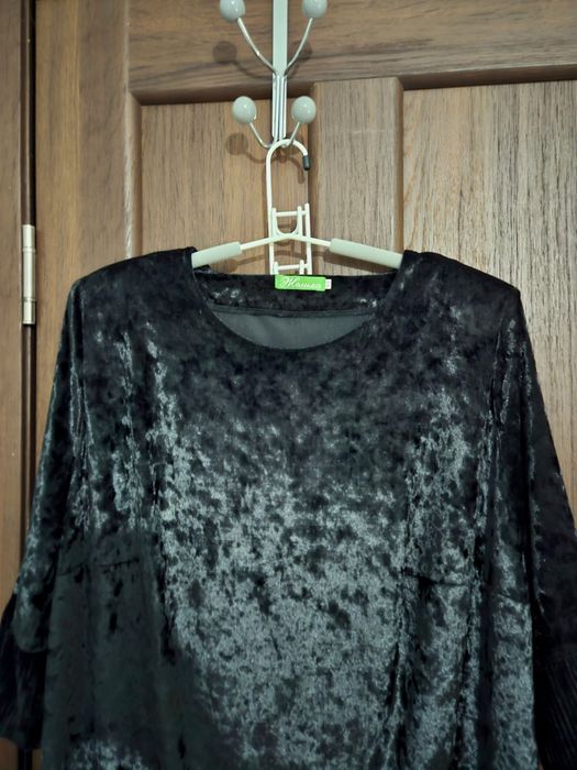 Платье черное велюровое