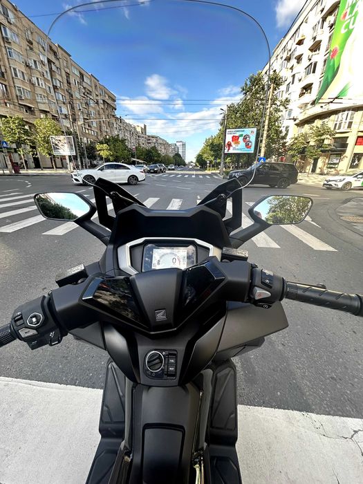 Honda Forza 125 (2026) – Doar 2.200 km – Ca Nouă – Garanție – Smart Top Box