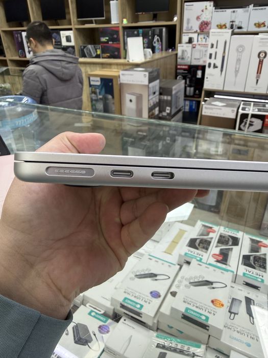 MacBook Air 13 inch M4 16/256 2 sikl Б/у идеал