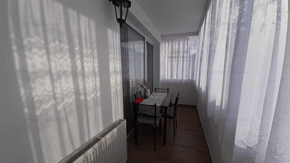 Vând  apartament decomandat , 51mp utili, cu 3balcoane - 27mp