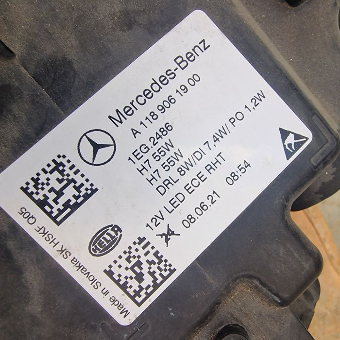 Mercedes Benz CLA W118  2021 ляв фар 2бр