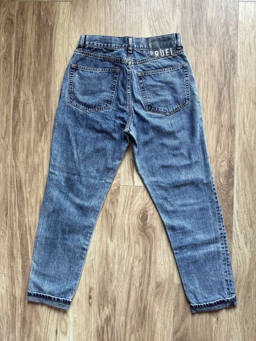 Дънки Ruel с изрязани части отпред, M, €20