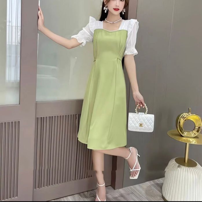 Зеленое летнее платье