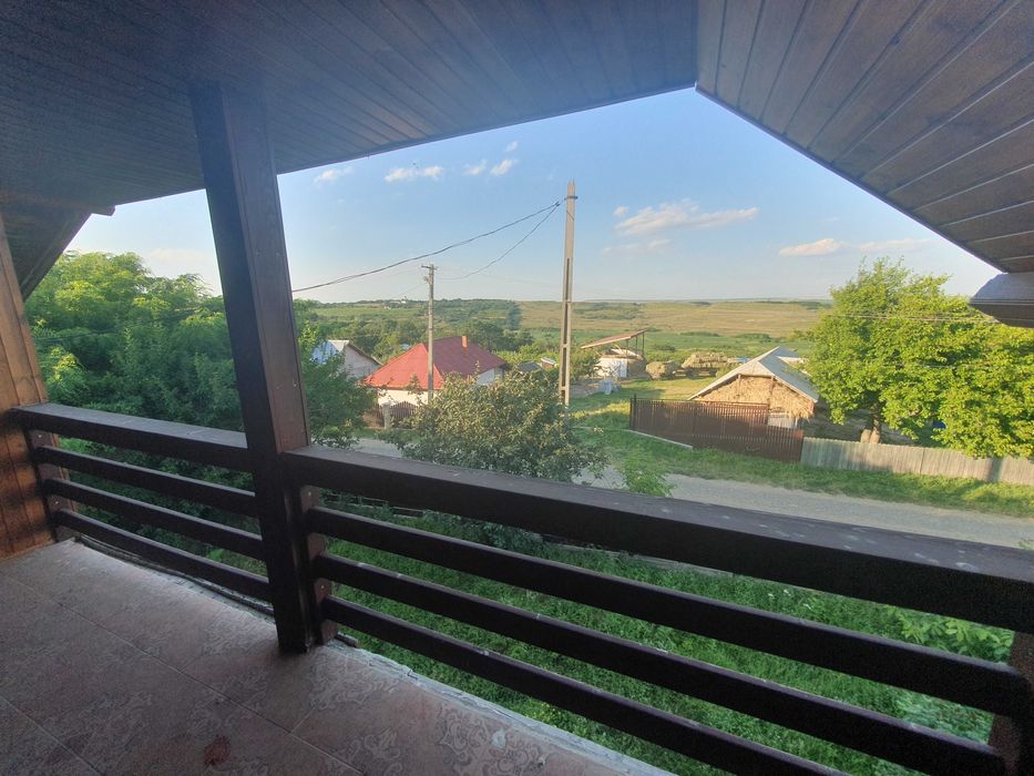 Teren - 16000 mp (parcele) si casa P+M - Baiceni, com. Cucuteni