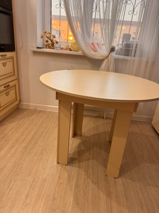 Стол продам использовали аккуратно