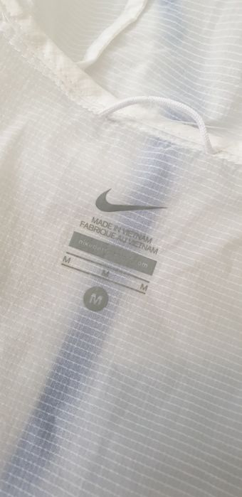 Nike Light Running Jacket / M НОВО  Дамско Яке - Мембрана - Ветровка