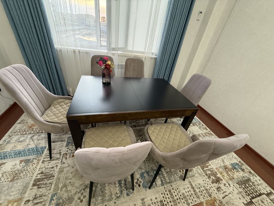 Стол со 6 стульями