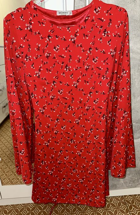 Женское платье..