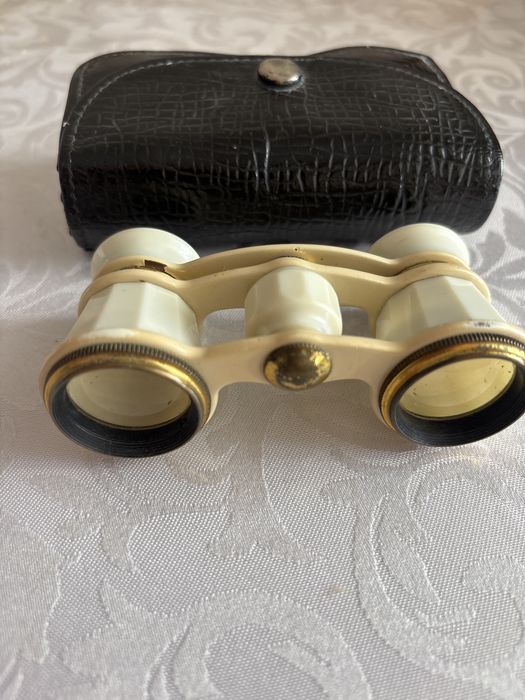 Продам бинокль театральный