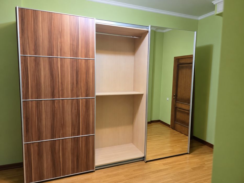Шкаф купе три секции