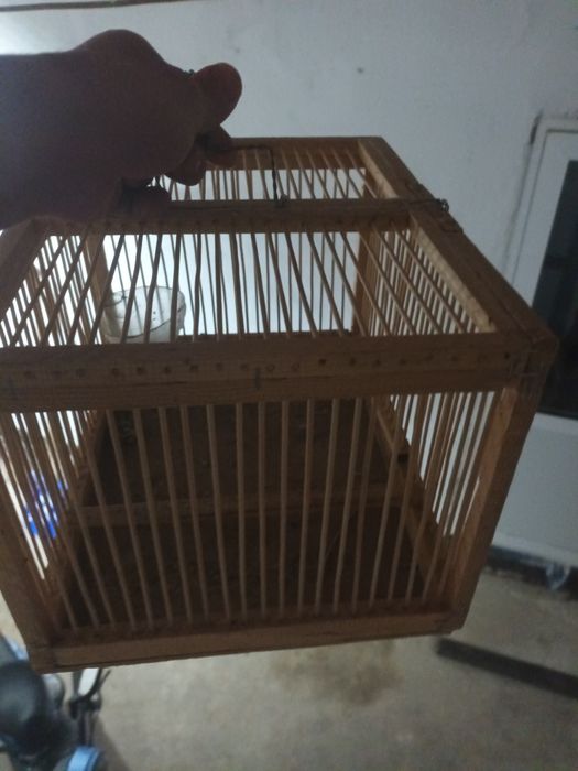 Клетка для птиц.