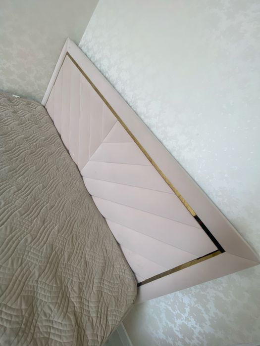 Жаксы жағдайда диван сатылады.