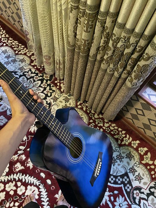 Gitara accustika