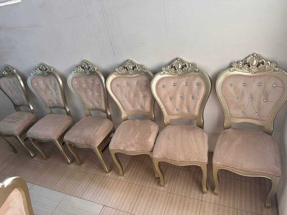 Гостевой стол и 8 стульев