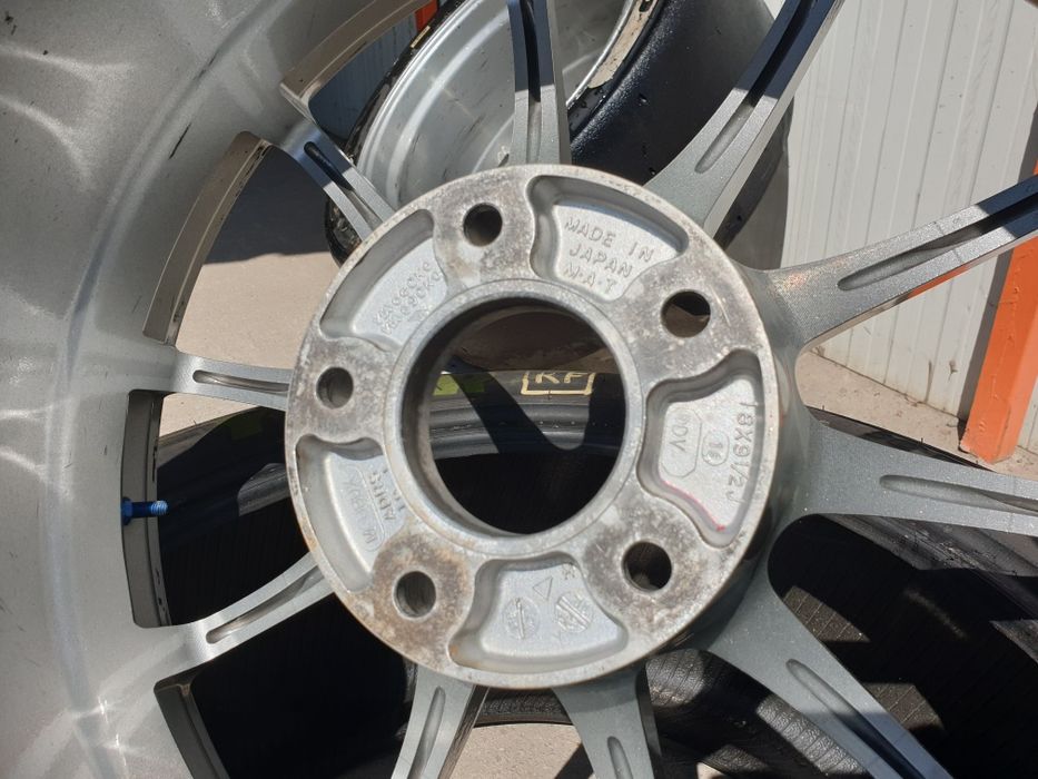 18x9.5j et18 ADVAN Racing 5x120 BMW