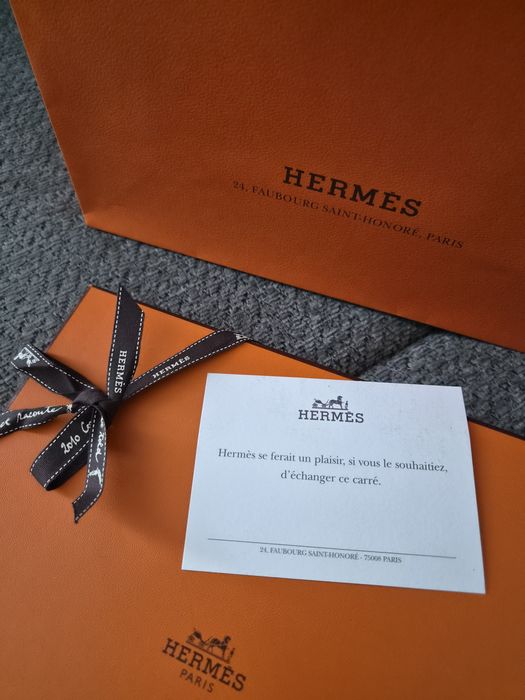 Чисто нови оригинални Hermes шал и пръстен за шал