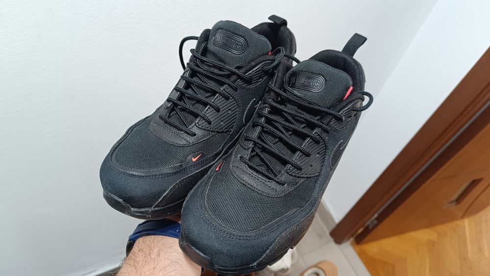 Nike noi 44 preț 250 ron