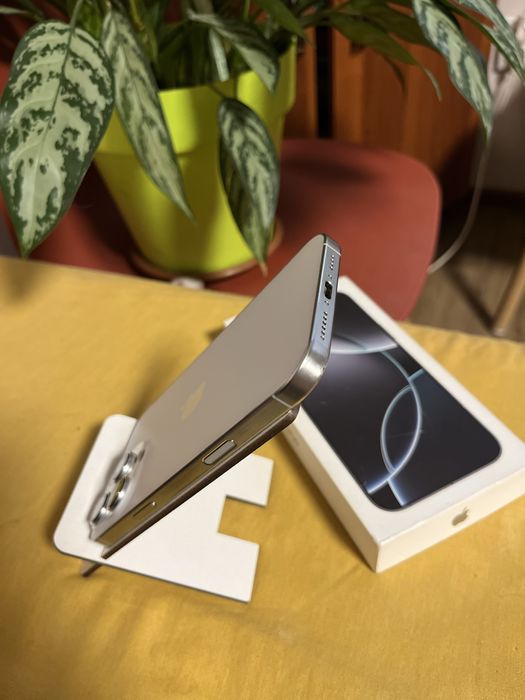 Iphone 16 pro max без ремонта акум 92