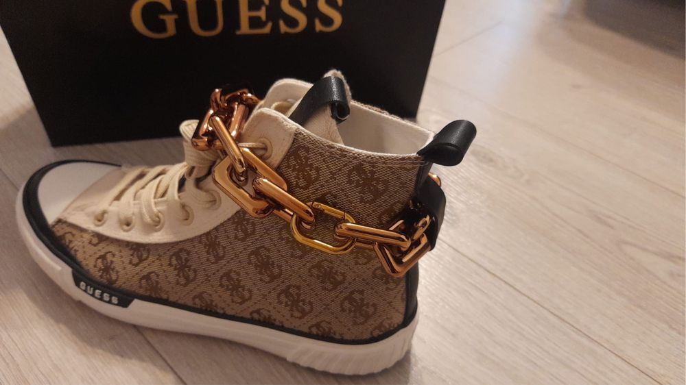 Papuci inalti Guess