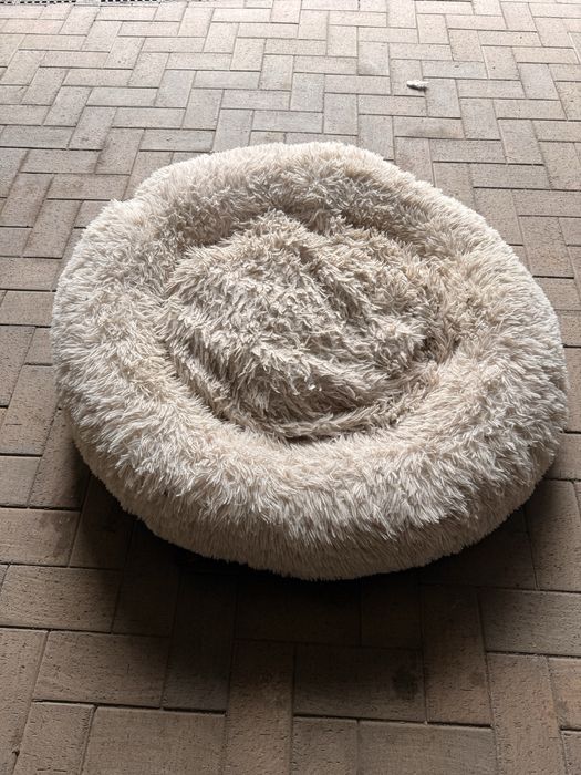 De vânzare: Pătuț pufos pentru câini