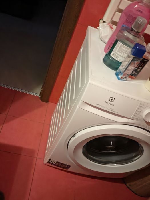 Mașină de spălat Electrolux PerfectCare 600 – că nouă.