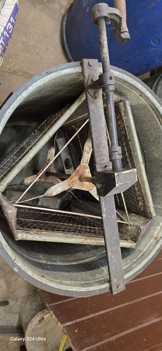 Центрафуга за мед