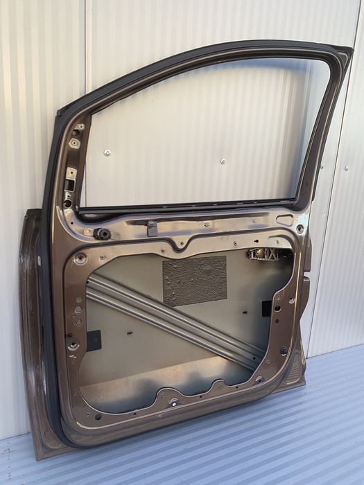 Usa Dr fata vw Touran 2011-2015 cod de culoare LH8Z