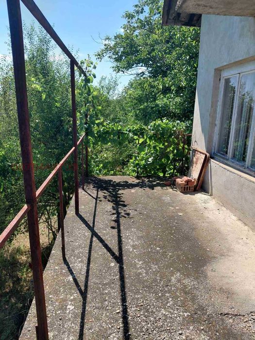 КЪЩА в с. Червена вода, област Русе