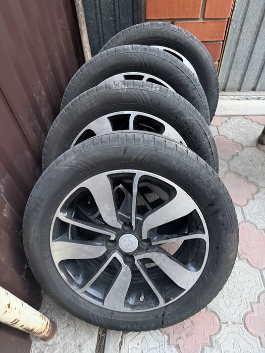 Продам диски с резиной