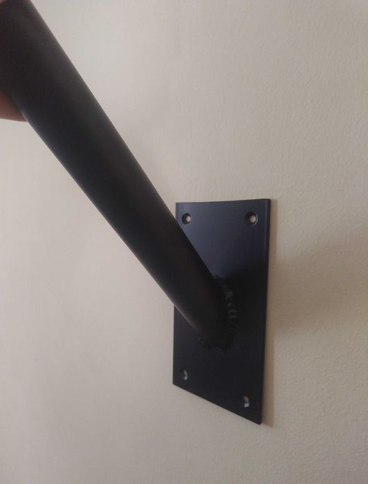 Стойка за знаме за стена