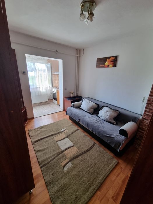 Proprietar,închiriez garsoniera zona  Lipovei