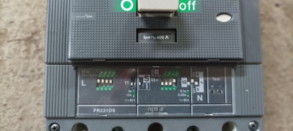 Силов предпазител ABB 400 A