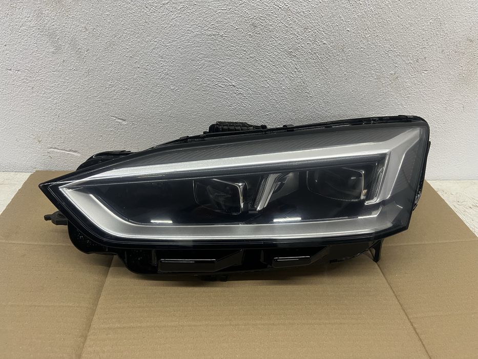 Far stanga audi a5 8w matrix