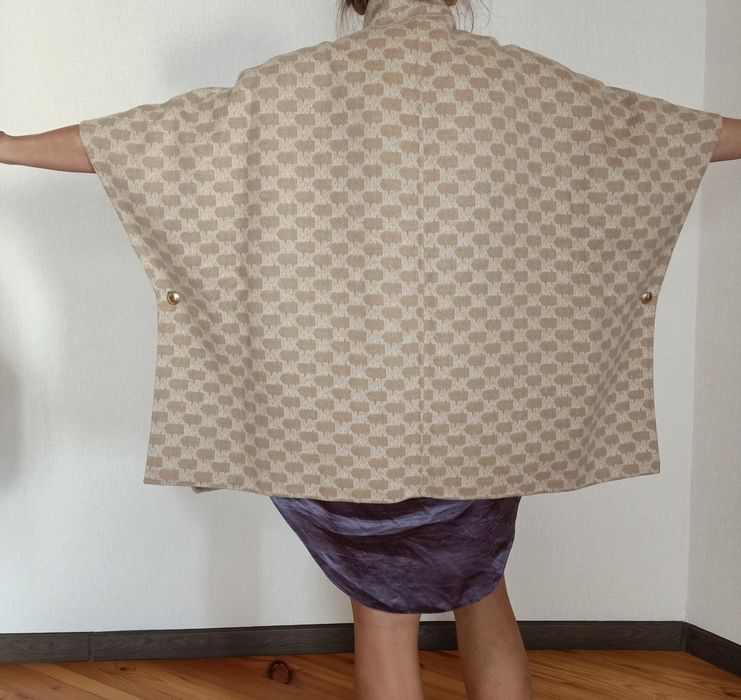 Продам пальто-пончо