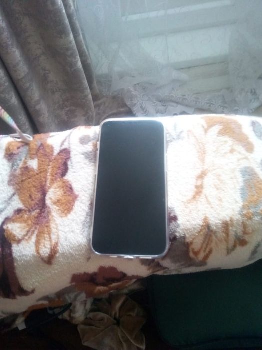 Продам айфон 13про