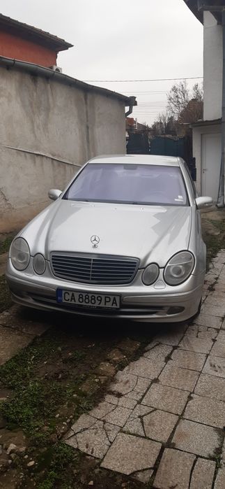 Продавам Е-класа 220cdi