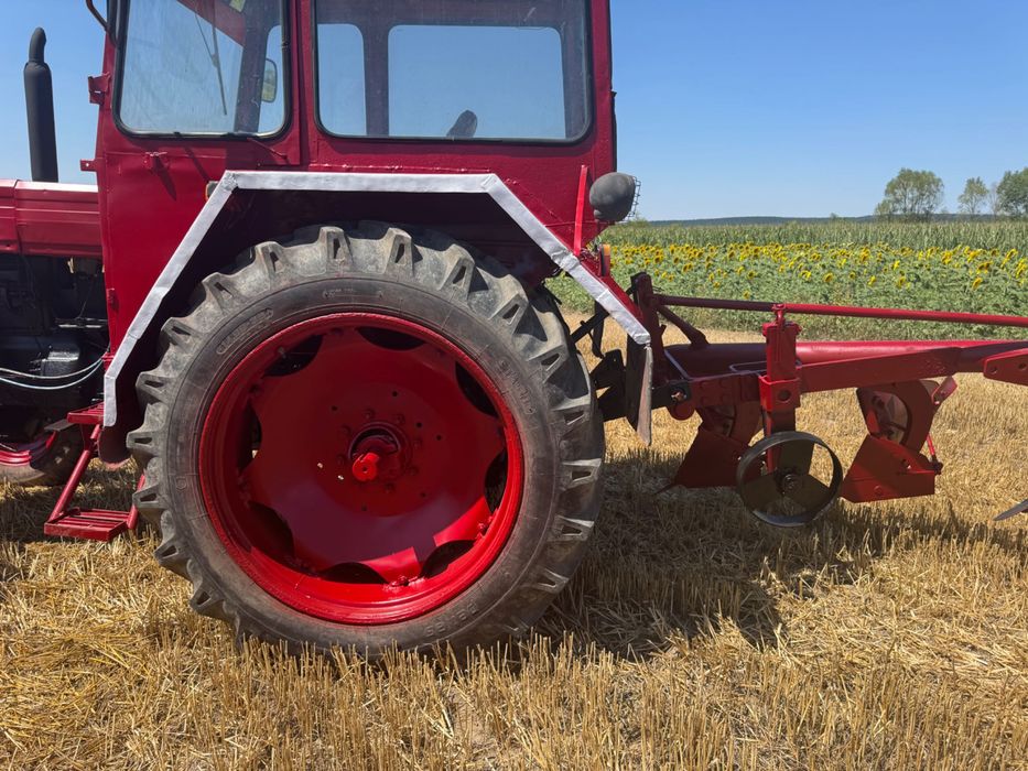 Vând tractor u650 in stare foarte bună + plug