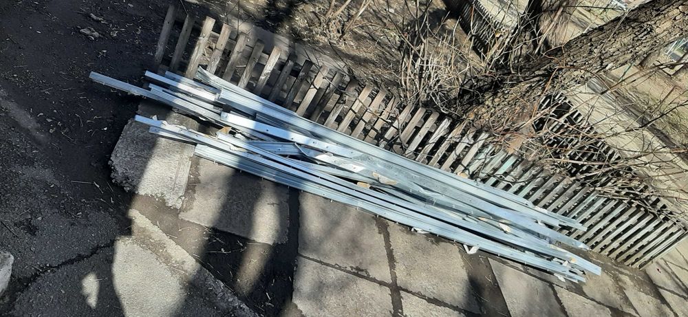 Профиль бесплатно на улице забирайте