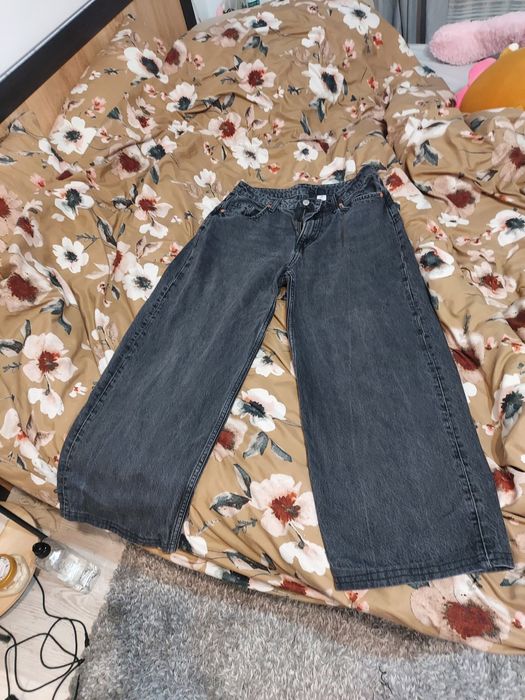 Blugi fete cumpărați din H&M