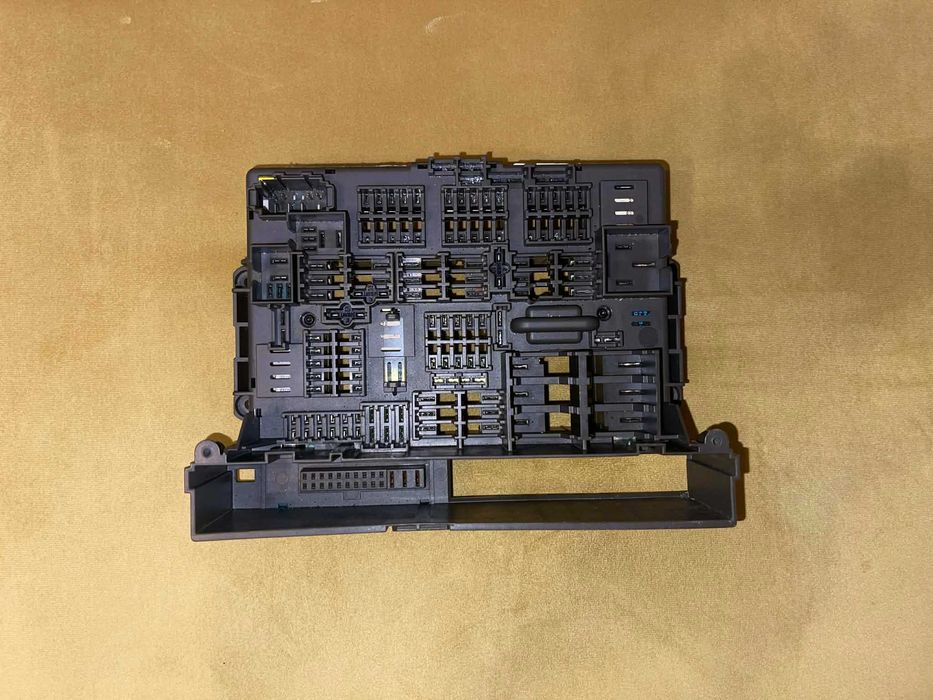 BMW Fuse Box Бушониера за BMW E90/E91