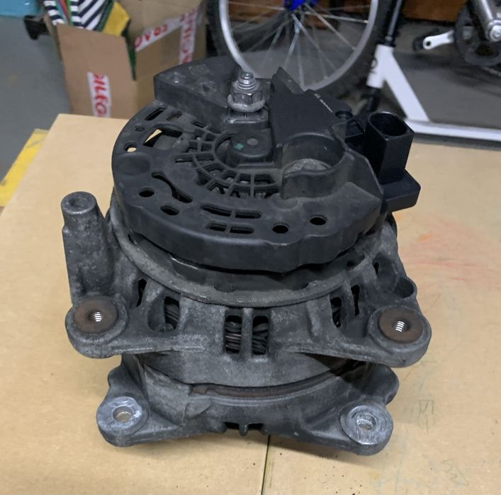 Alternator Audi A4 B8 2.0 TDI 2011