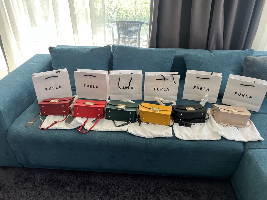 Furla Metropolis M Crossbody.Със сериен номер,етикети