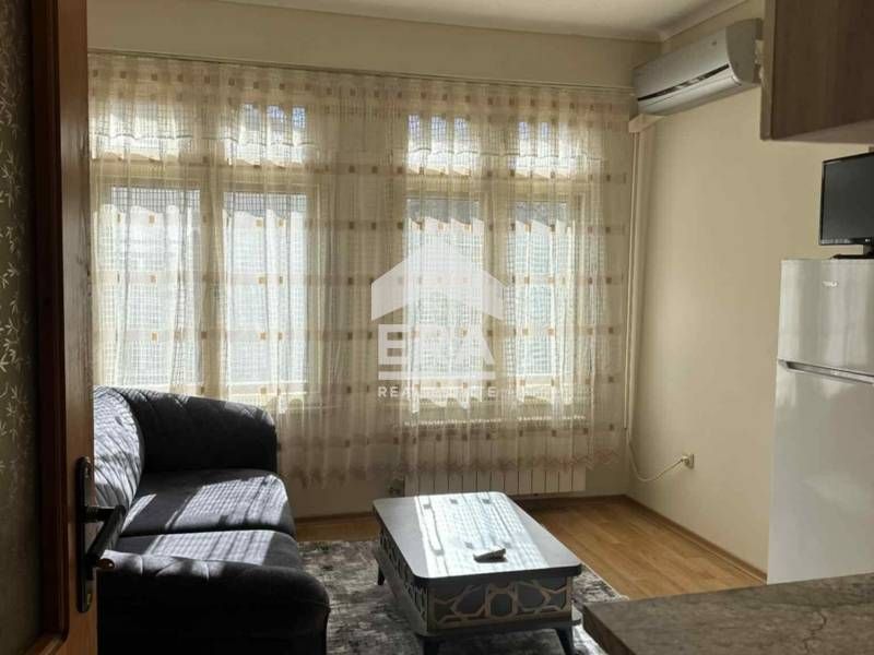 Дава се под наем Двустаен апартамент в Хасково, Център - 45 кв.м за 278.97 € - Снимка #2