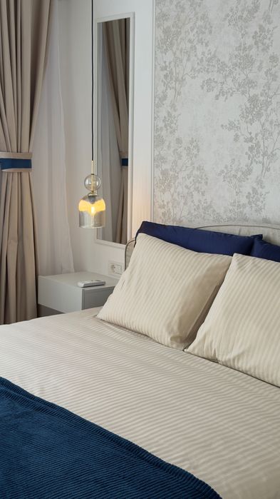 Apartament complet mobilat și utilat pentru perioade începând de la 2 săptămâni și până la 6 luni, cu contract de închiriere