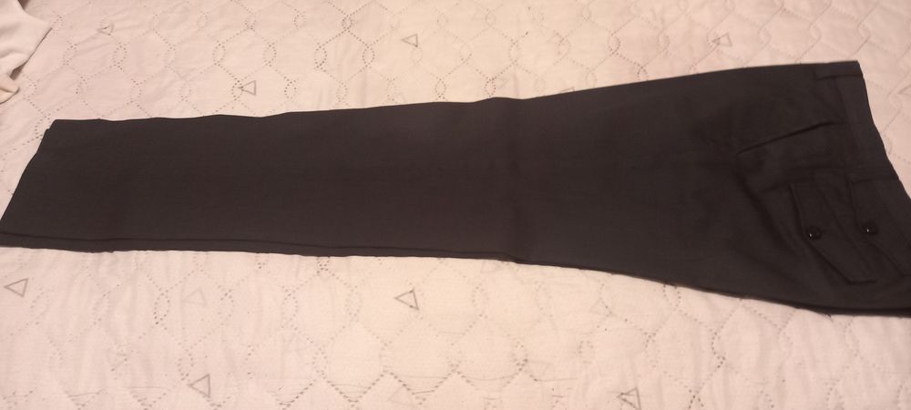 Продам мужские костюмы