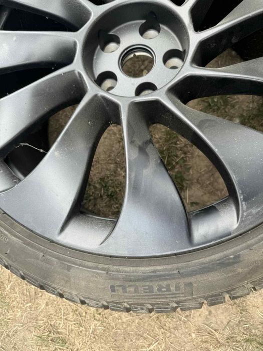 Set jante 21” cu anvelope Pirelli vară + iarnă – originale Tesla Model