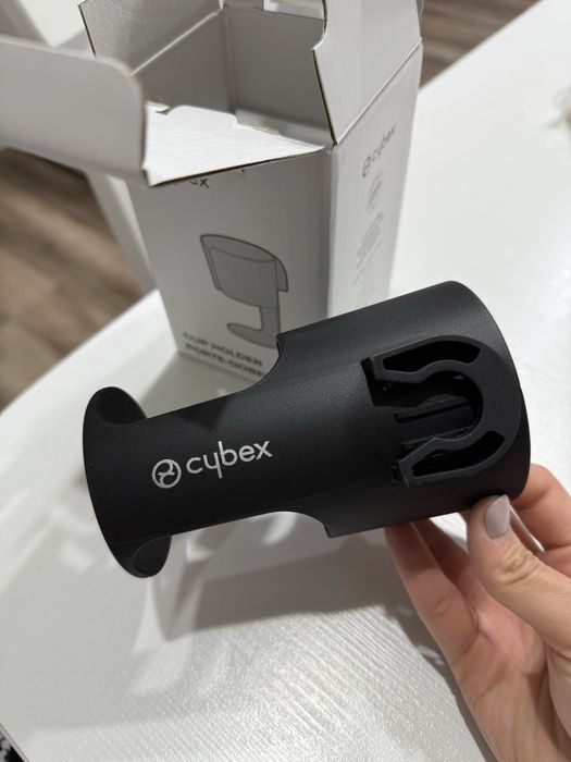Продам подстаканник Cybex, новый
