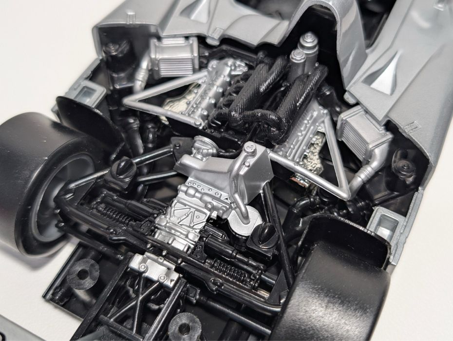 Macheta Hot Wheels 1:18, 2001 Cadillac LMP