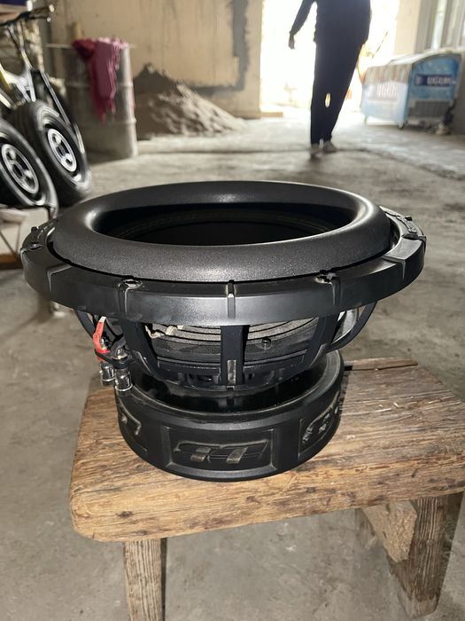 Deaf bonce 302 madel 2000 rms 4000 max